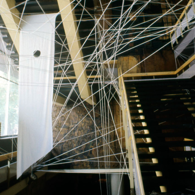 Instalacija „Linearni prostori br.3
Dom omladine Beograda
1987–1988. godine